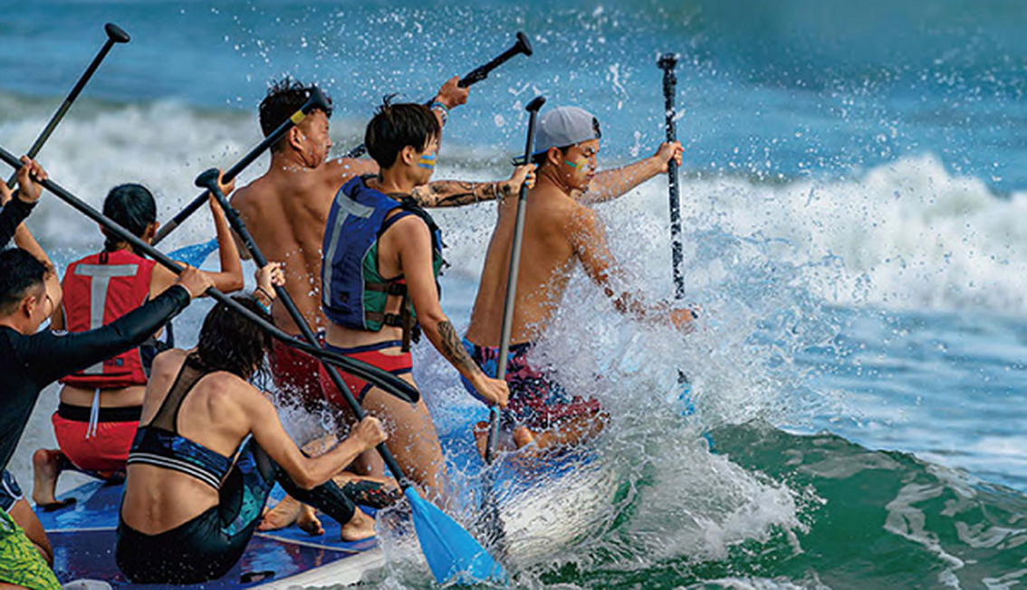 Multi-person paddle board Multi-person paddle board